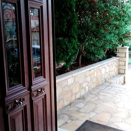 Apartment Chrysandra