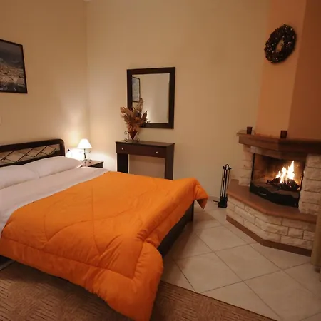 Chrysandra Karpenisi